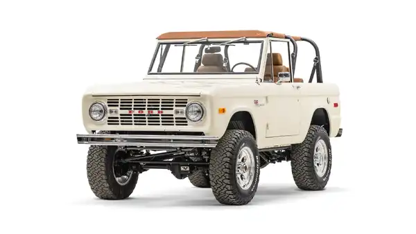 1974 Classic Ford Bronco_4 Drivers Side Front 