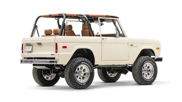 1974 Classic Ford Bronco_9 Passenger Side Rear 3