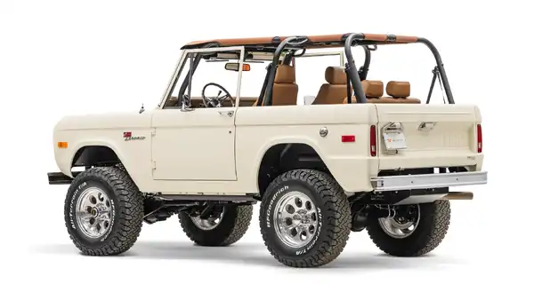 1974 Classic Ford Bronco_13 Driver Side Rear 3.4