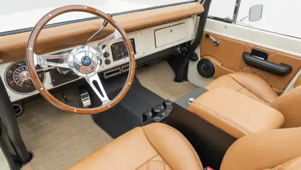 1974 Classic Ford Bronco_14 Driver Side Interior