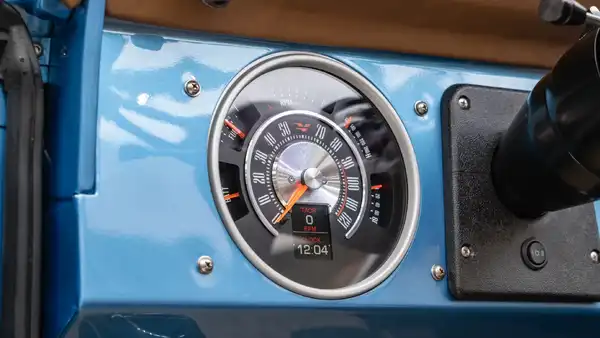 1970 Classic Ford Bronco_15 Dakota Digital Gauges