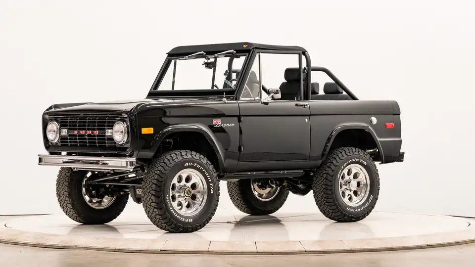 1972 Classic Ford Bronco_3 Drivers Side Front 3.4
