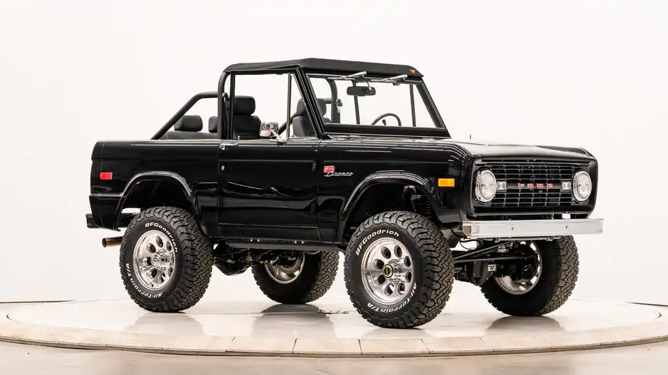 1972 Classic Ford Bronco_7 Passenger Side Front  3.4