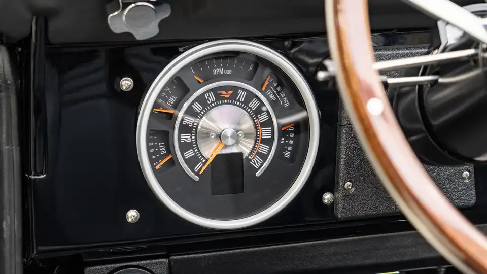 1972 Classic Ford Bronco_15 Dakota Digital Gauges