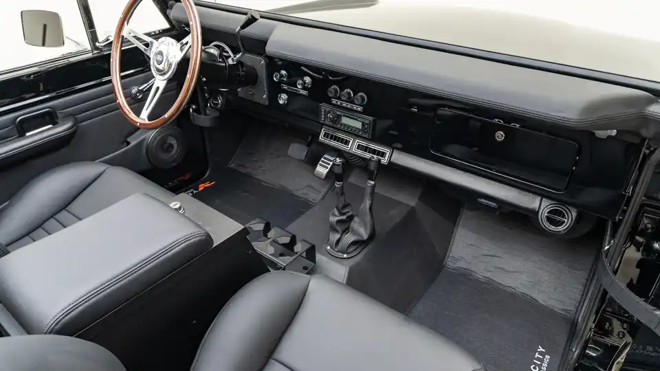 1972 Classic Ford Bronco_18 Passenger Side Interior