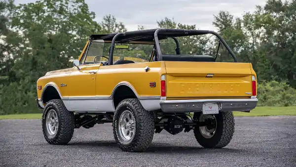 Classic Chevy K5 Blazer Restomod War Bonnet