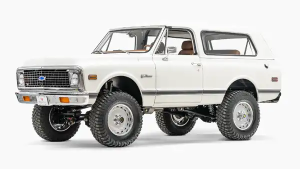 1971 Classic Chevy K5 Blazer_3 Drivers Side Front 3.4