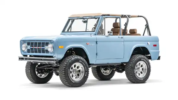 1975 Classic Ford Bronco_3 Drivers Side Front 3.4