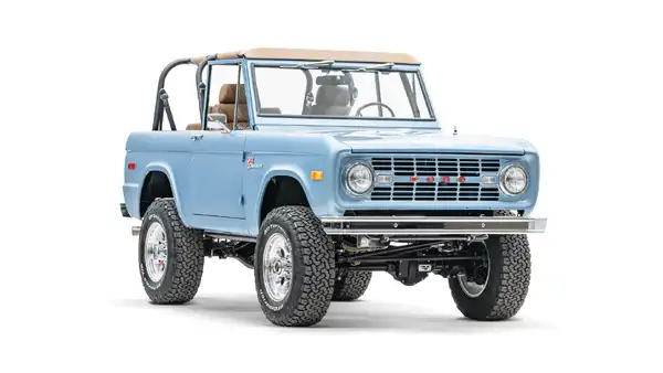 1975 Classic Ford Bronco_6 Passenger Side Front 