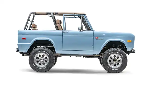 1975 Classic Ford Bronco_8 Passenger Side