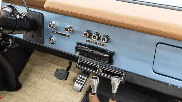 1975 Classic Ford Bronco_18 Interior