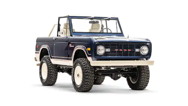1974 Classic Ford Bronco_2 Drivers Side _10 Passenger Side Rear