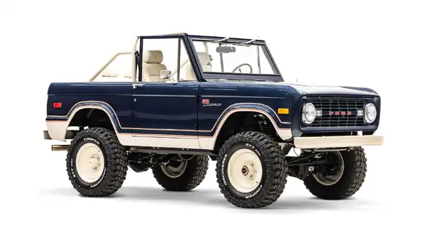 1974 Classic Ford Bronco_2 Drivers Side _9 Passenger Side Rear 3