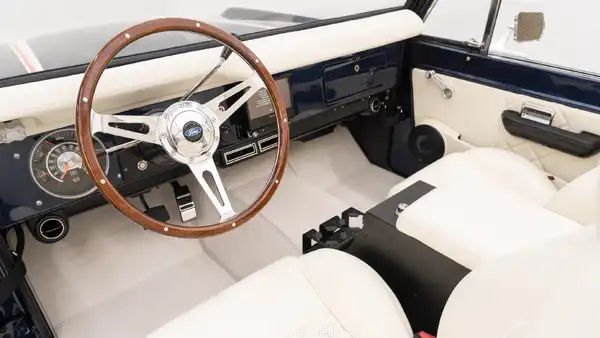 1974 Classic Ford Bronco_2 Drivers Side _14 Driver Side Interior