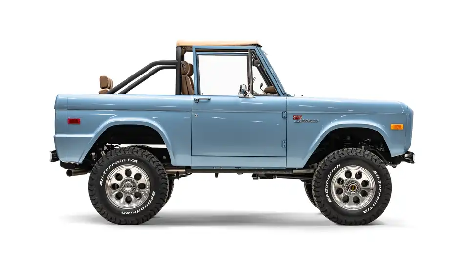 1971 Classic Ford Bronco_8 Passenger Side