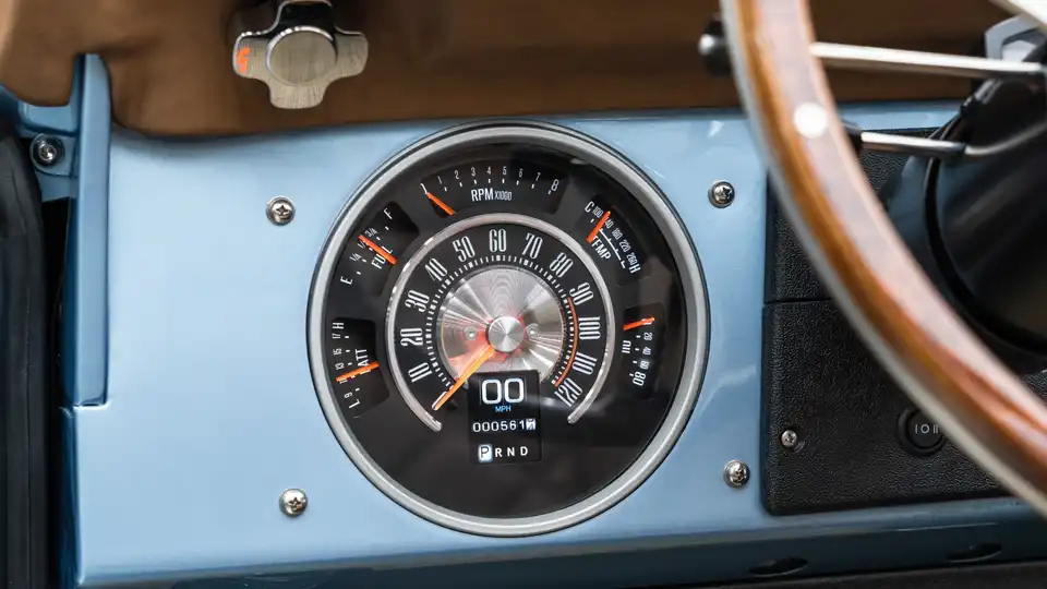1971 Classic Ford Bronco_15 Dakota Digital Gauges