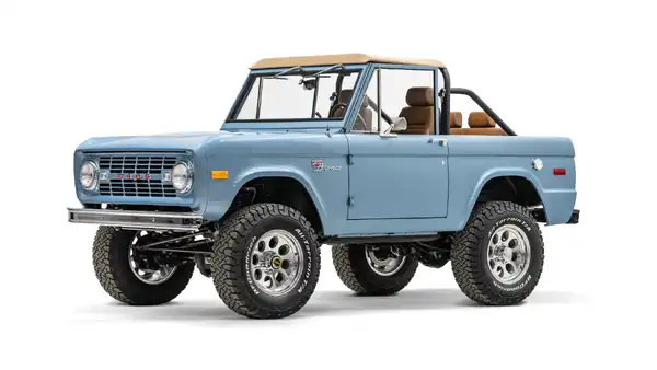 1974 Classic Ford Bronco_3 Drivers Side Front 3.4
