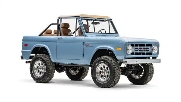 1974 Classic Ford Bronco_7 Passenger Side Front  3.4