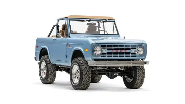 1974 Classic Ford Bronco_6 Passenger Side Front 