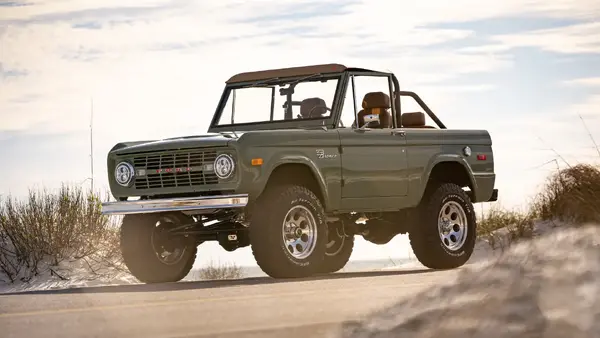 1970 Boxwood Green Bronco At The Beach 05