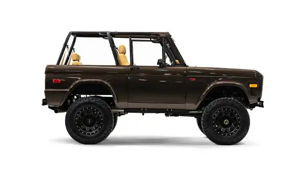 1975 Classic Ford Bronco_8 Passenger Side