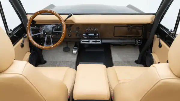 1975 Classic Ford Bronco_14 Driver Side Interior