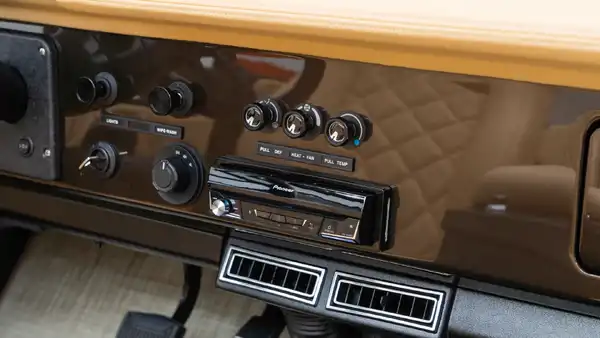 1975 Classic Ford Bronco_20 Interior