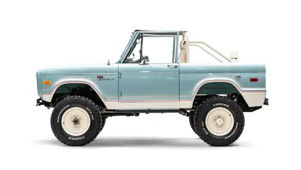 1976 Classic Ford Bronco_2 Drivers Side 