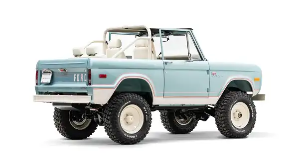 1976 Classic Ford Bronco_9 Passenger Side Rear 3