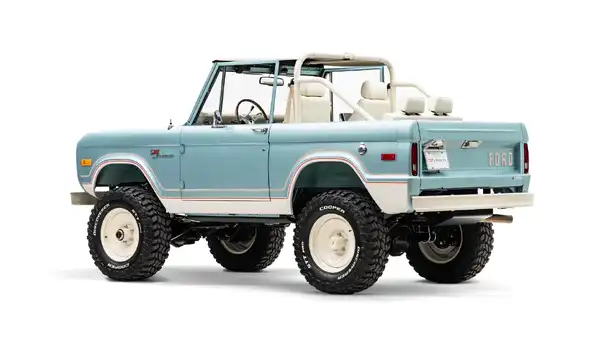 1976 Classic Ford Bronco_13 Driver Side Rear 3.4