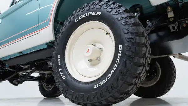 1976 Classic Ford Bronco_28 Exterior
