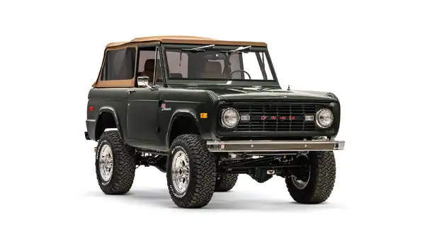 1974 Classic Ford Bronco_6 Passenger Side Front 
