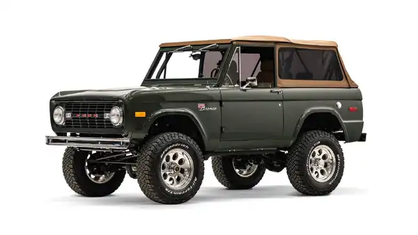 1974 Classic Ford Bronco_3 Drivers Side Front 3.4