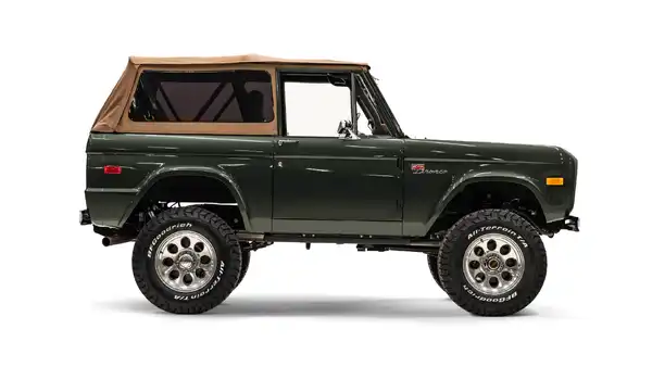 1974 Classic Ford Bronco_8 Passenger Side