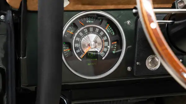 1974 Classic Ford Bronco_15 Dakota Digital Gauges