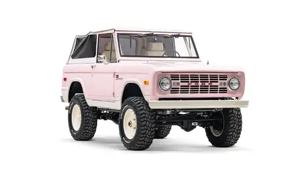 1968 Classic Ford Bronco_6 Passenger Side Front 