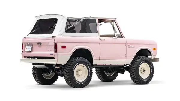 1968 Classic Ford Bronco_9 Passenger Side Rear 3