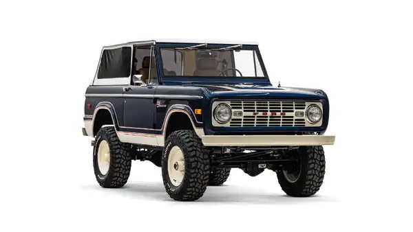 1968 Classic Ford Bronco_6 Passenger Side Front 