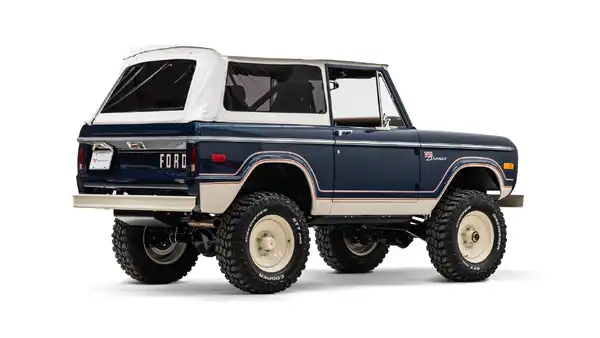 1968 Classic Ford Bronco_9 Passenger Side Rear 3
