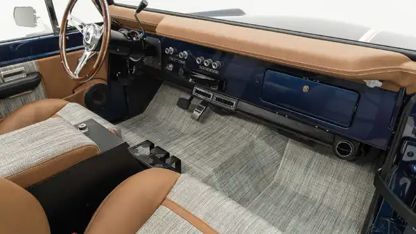 1968 Classic Ford Bronco_19 Passenger Side Interior