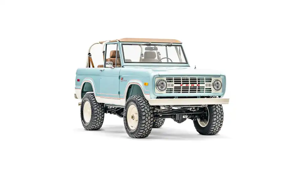 1977 Early Ford Bronco_6 Passenger Side Front 