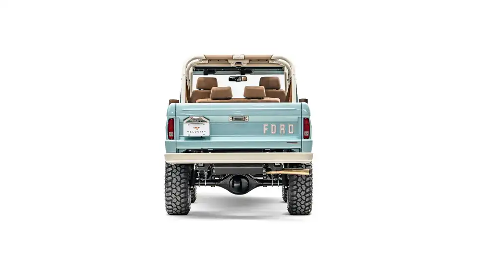 1977 Early Ford Bronco_11 Rear Tailgate