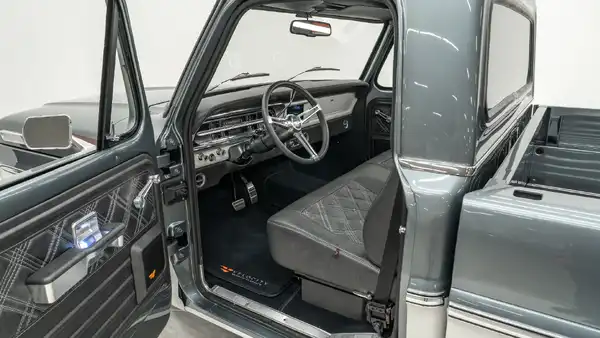 1967 Velocity Street Series Ford F100_19 Interior