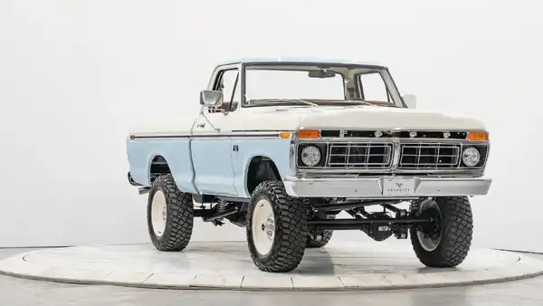 1976 Ford F150 For Sale_6 Passenger Side Front 