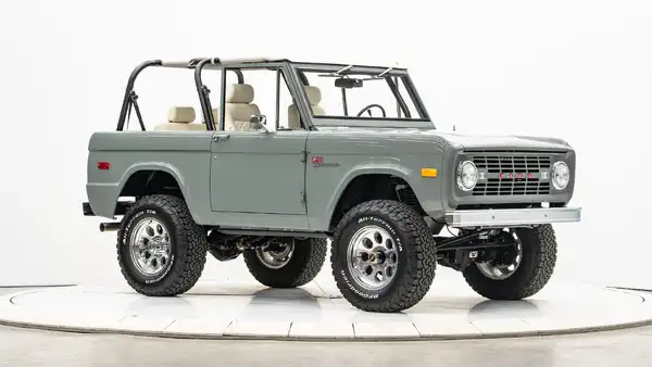 1966 Ford Bronco For Sale_7 Passenger Side Front  3.4