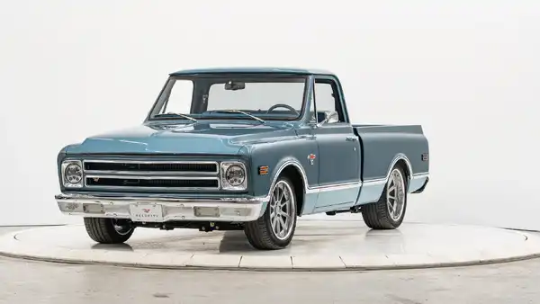 1971 Chevrolet C10 Truck_4 Drivers Side Front 