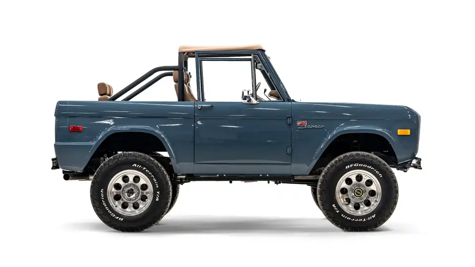 Velocity 1971 Ford Bronco_8 Passenger Side
