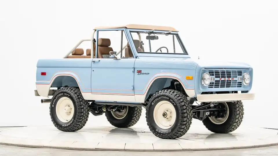 1974 Vintage Ford Bronco For Sale_7 Passenger Side Front  3.4