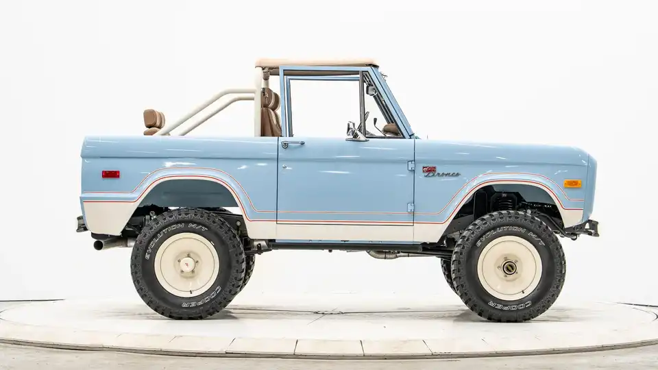 1974 Vintage Ford Bronco For Sale_8 Passenger Side