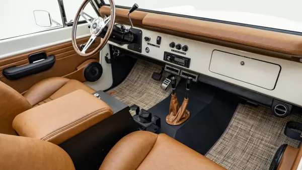 1973 Wimbledon White Ford Bronco_Passenger Side Interior